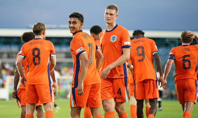 Збірна Нідерландів U-19 перемогла Румунію U-19 з рахунком 3:1 у півфіналі Євро-2025 та вийшла до фіналу, де зустрінеться з Іспанією.