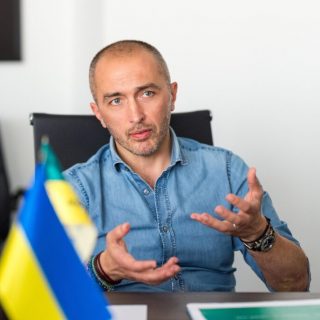 НБУ України заявив, що долар зберігає вагому частку у резерві, а ризики пов’язані з його коливаннями перебувають під контролем регулятора.