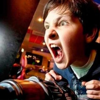 Чи справді жорстокі ігри шкодять дітям? Аналіз впливу ігор на психіку, поведінку та соціалізацію з наукової точки зору.