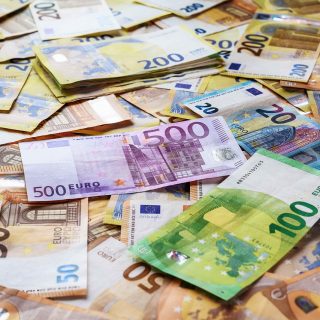 У 2026 році Болгарія офіційно стане 21-ю країною єврозони, отримавши схвалення Європейської комісії та ЄЦБ на перехід до євро.