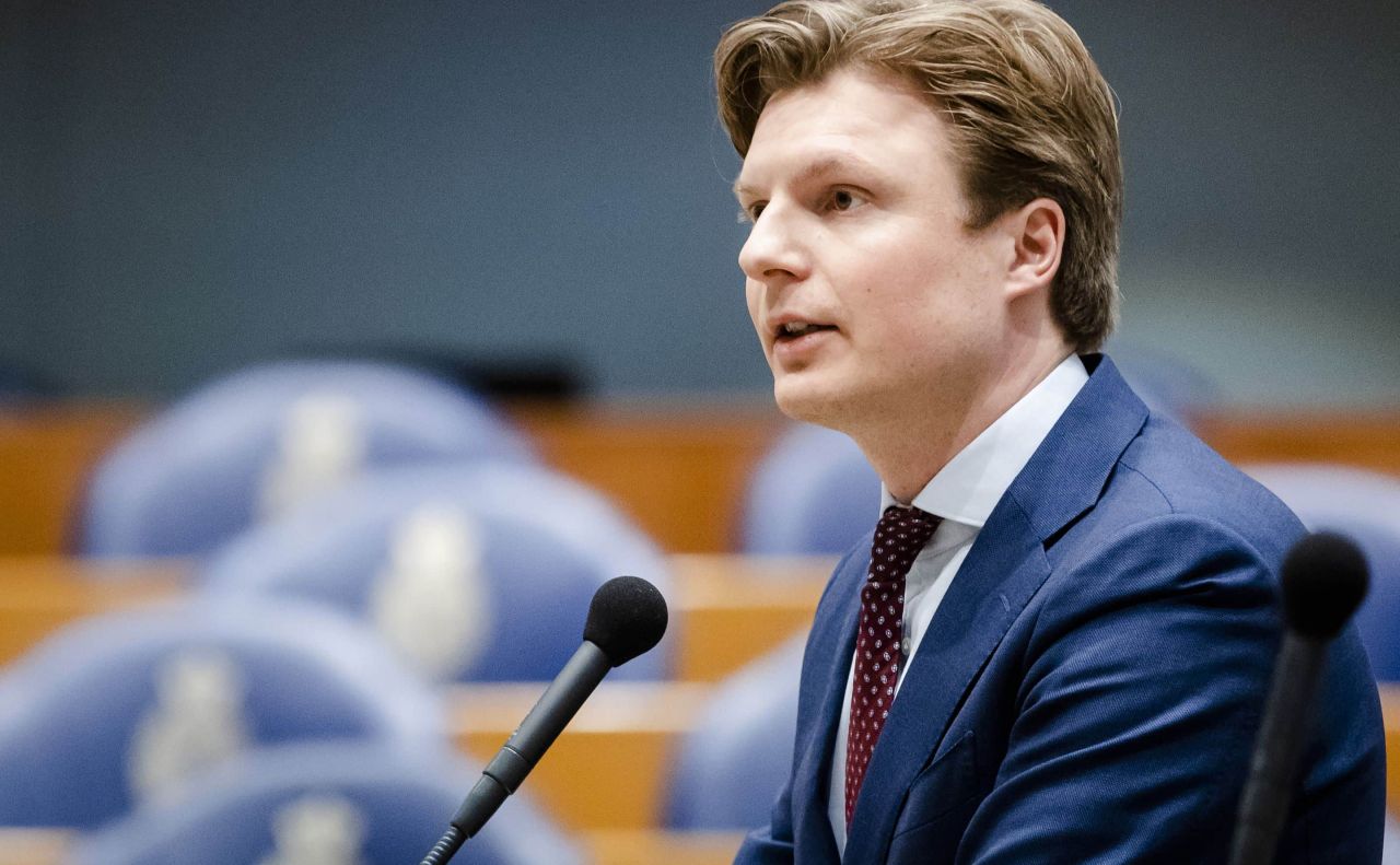 У Нідерландах зафіксовано збільшення шпигунської активності з боку Китаю, що становить загрозу для ключових секторів безпеки та економіки. У Нідерландах зафіксовано збільшення шпигунської активності з боку Китаю, що становить загрозу для ключових секторів безпеки та економіки.
