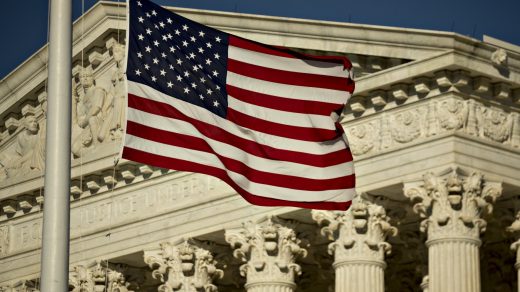 Федеральний суд США зупинив спробу адміністрації Трампа обмежити Гарвард у прийомі іноземних студентів. Суддя вимагає звіт від Білого дому протягом 72 годин.