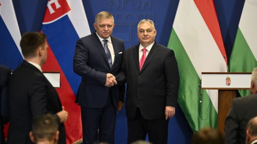 Словаччина та Угорщина заблокували ухвалення нового пакету санкцій ЄС проти Росії до саміту 26 червня, де питання обговорюватимуть лідери країн.