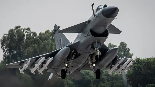 Іран активізував переговори з Китаєм щодо купівлі винищувачів J-10C після втрат у війні з Ізраїлем, шукаючи альтернативу замороженим постачанням Су-35.