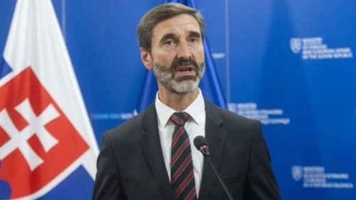 Глава МЗС Словаччини Юрай Бланар заявив про потребу відновлення діалогу з Росією задля завершення війни в Україні дипломатичним шляхом.