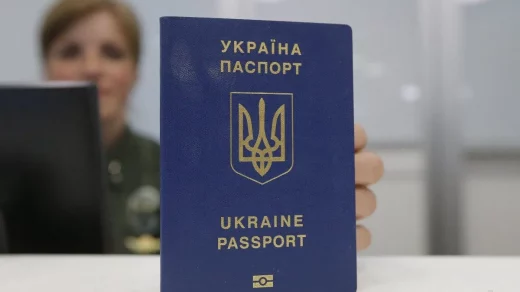 Якщо загубили паспорт під час подорожі, не панікуйте. Ознайомтесь з покроковим алгоритмом відновлення документа та порадами для швидкої допомоги.