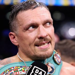 Олександр Усик має сплатити понад мільярд гривень податків за дохід у 132 млн доларів після перемоги над Дюбуа, згідно з Податковим кодексом України.