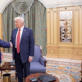 Трамп підписав указ про зняття санкцій проти Сирії. Білого дім заявив про підтримку стабільності в регіоні. Санкції проти Асада залишаються чинними.
