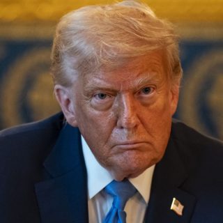 Дональд Трамп оголосив про нові імпортні тарифи до 40% для 15 країн, які почнуть діяти з 1 серпня 2025 року, повідомляє FBC.net.ua з посиланням на Truth Social.