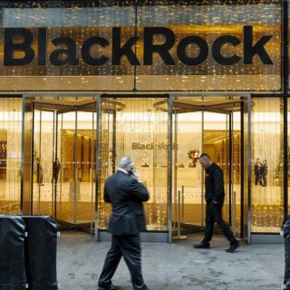 BlackRock згорнув створення Фонду відновлення України після перемоги Трампа. Наразі Франція готує альтернативу без гарантій підтримки США.