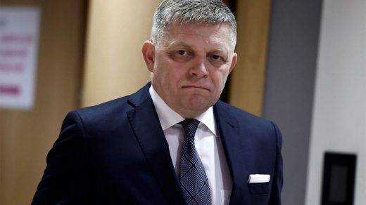 Словаччина підтримала 18-й пакет санкцій ЄС проти Росії, отримавши письмові газові гарантії від Урсули фон дер Ляєн.