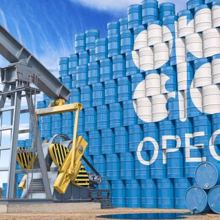 ОПЕК+ планує збільшити видобуток нафти, що може спричинити падіння цін Brent нижче $60 за барель, за оцінками Bloomberg.