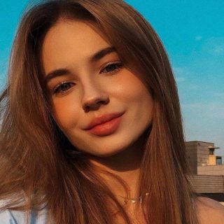 Ліза Василенко — модель OnlyFans з України. Зріст, вага, розмір грудей, біографія, Instagram, кар’єра та цікаві факти про інфлюенсерку.