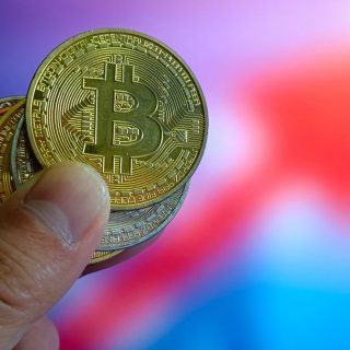 Біткоїн досяг рекордної позначки $112 022 на фоні інвесторського попиту та політики Трампа щодо криптовалют — деталі від FBC.net.ua
