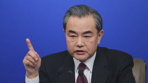 Під час чотиригодинних перемовин із Каєю Каллас глава МЗС Китаю Ван І заявив, що поразка Росії у війні з Україною є неприйнятною для Пекіна.