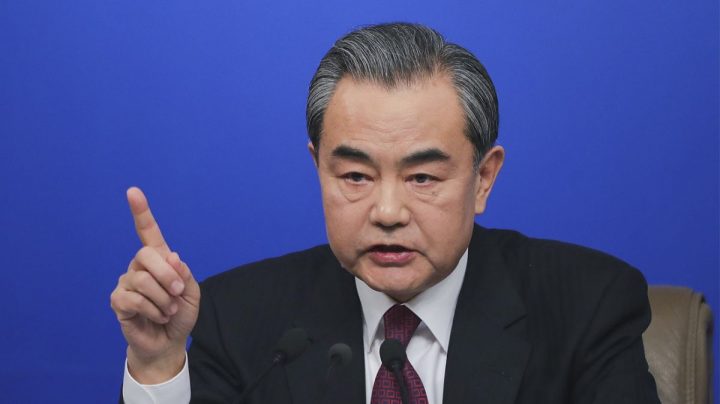 Під час чотиригодинних перемовин із Каєю Каллас глава МЗС Китаю Ван І заявив, що поразка Росії у війні з Україною є неприйнятною для Пекіна.