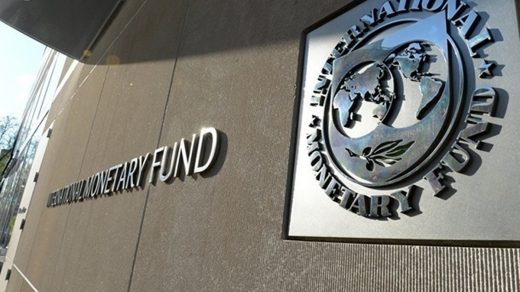 МВФ оновив негативний сценарій для України в рамках восьмого перегляду програми EFF, вказавши на високі ризики та змінені макроекономічні прогнози.