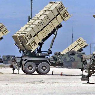 США передадуть Україні системи ППО Patriot через ЄС, а також готуються до масштабної програми постачання зброї, включно з далекобійними ракетами.