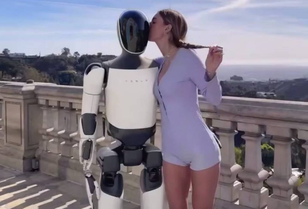 Ганна Малігон, модель OnlyFans, зняла відео з роботами Tesla Optimus за запрошенням Ілона Маска, продемонструвавши можливості новітніх технологій.