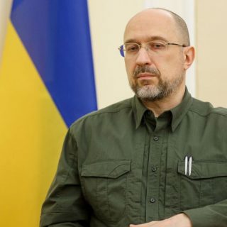 Прем’єр-міністр Денис Шмигаль готується очолити Міноборони, його місце може зайняти Юлія Свириденко, повідомляють джерела в уряді.