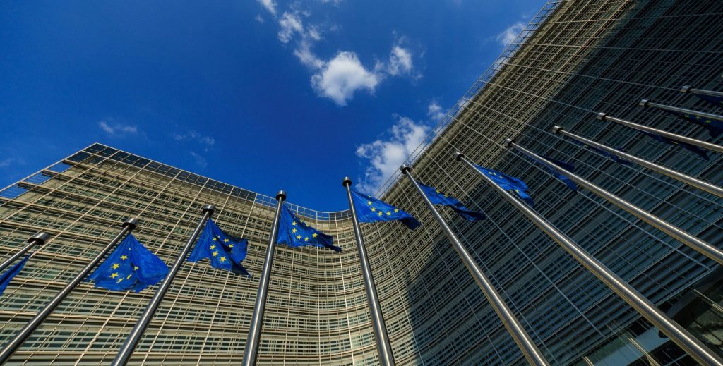Єврокомісія припинила співпрацю з перекладачкою через порушення правил безпеки під час саміту ЄС за участі Зеленського 19 грудня 2024 року.