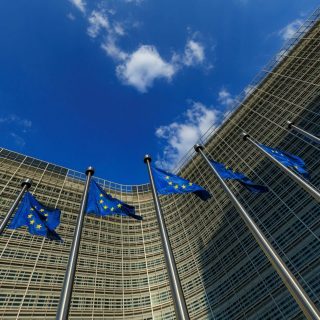 Єврокомісія припинила співпрацю з перекладачкою через порушення правил безпеки під час саміту ЄС за участі Зеленського 19 грудня 2024 року.