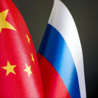 Росія отримує китайські двигуни для ударних дронів "Гарпія А1" під виглядом холодильного обладнання, що дозволяє обходити західні санкції.