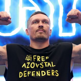 Олександр Усик нокаутував Даніеля Дюбуа в п’ятому раунді на "Вемблі", здобувши титул абсолютного чемпіона світу у надважкій вазі втретє у кар'єрі.
