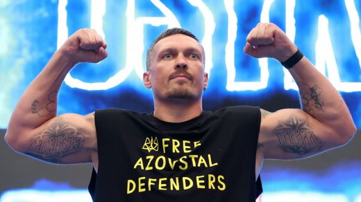 Олександр Усик нокаутував Даніеля Дюбуа в п’ятому раунді на "Вемблі", здобувши титул абсолютного чемпіона світу у надважкій вазі втретє у кар'єрі.