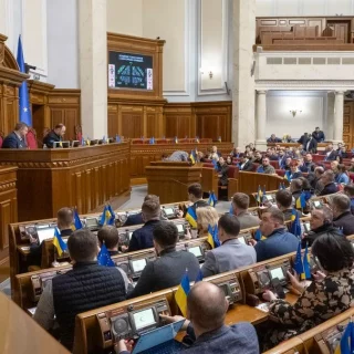 Верховна Рада ухвалила закон Зеленського щодо відновлення незалежності НАБУ і САП. Закон вводить низку антикорупційних та безпекових змін.