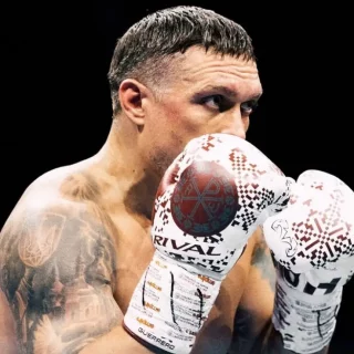 Олександр Усик може провести бій з Джейком Полом у США за правилами MMA — переговори вже в процесі.