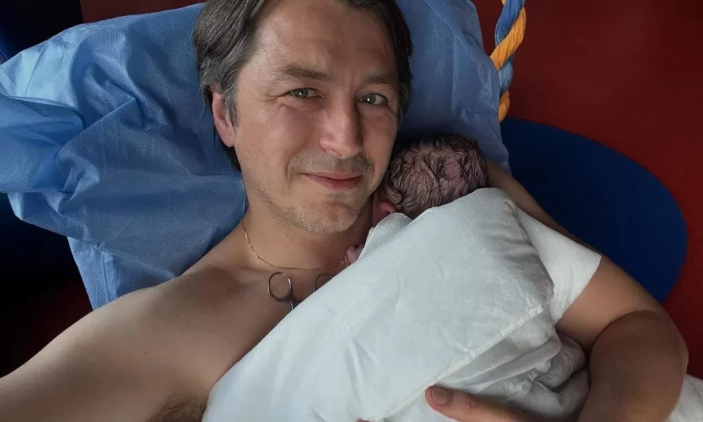 Сергій Притула став батьком учетверте — у родині народився син Марко. Притула поділився емоціями та подяками за підтримку.