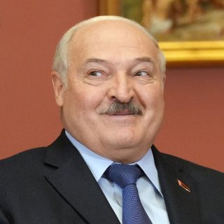 Лукашенко заявив, що Путіну пропонували ударити по Банковій в Києві, але той відмовився від цього кроку, повідомляє FBC.net.ua.