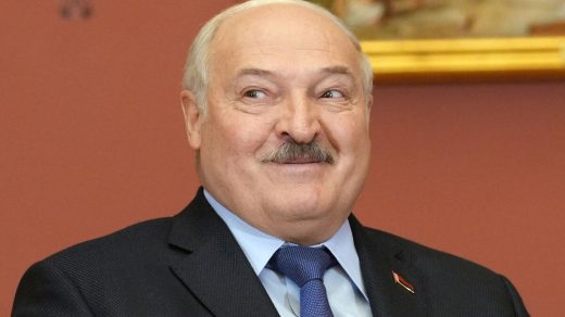 Лукашенко заявив, що Путіну пропонували ударити по Банковій в Києві, але той відмовився від цього кроку, повідомляє FBC.net.ua.