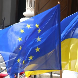 ЄС надав Україні 1,6 млрд євро в рамках макрофінансової допомоги, використовуючи доходи від заморожених російських активів. Підтримка триватиме.