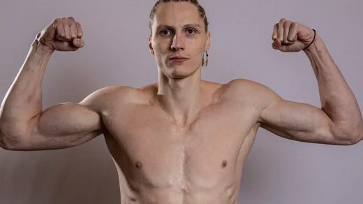 Даніель Лапін анонсував свій бій проти Троя Джонса, який відбудеться 1 листопада у Манчестері. На кону титули IBF, WBA та WBO.