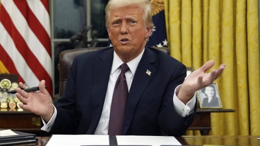 Трамп повідомив про втрати Росії та України у війні, зазначивши, що Росія втратила понад 112 тисяч військових з початку року.