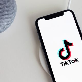 У TikTok поширюють фейкові відео про нібито постанову щодо «дитини війни» та допомоги. Центр протидії дезінформації спростував інформацію.