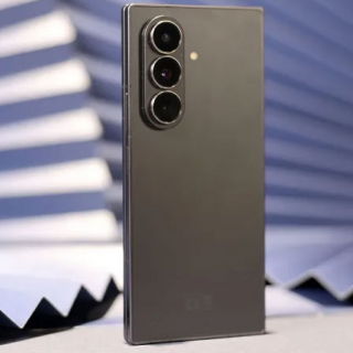 Samsung та POSTECH створили металінзи для смартфонів: камера стала тоншою на 20 %, точніше відстежує погляд та формує чіткіше зображення.