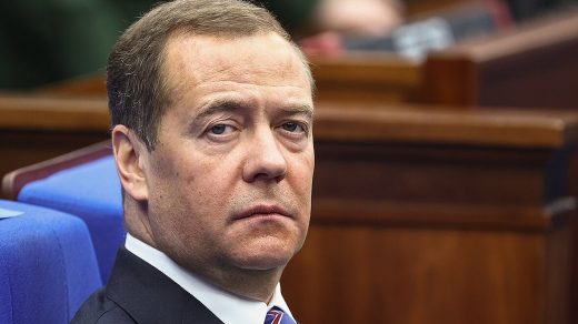 Дмитро Медведєв пригрозив війною НАТО у випадку збиття російських безпілотників над Україною, заявивши про «провокаційну ідею» безпольотної зони.