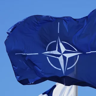 НАТО активувало статтю 4 через вторгнення російських дронів у повітряний простір Польщі. Союзники провели консультації та підтримали Варшаву.