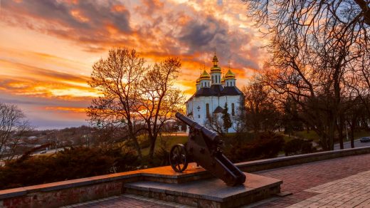 День міста Чернігів 21 вересня: кращі привітання в смс і віршах, поради, де святкувати, ідеї для друзів та родини.