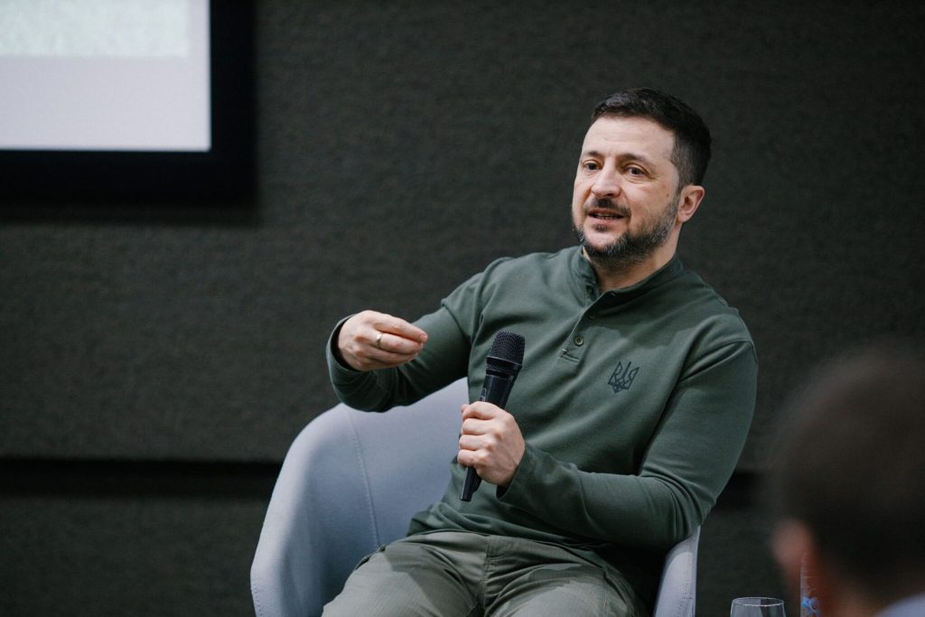 Зеленський заявив, що близько двадцяти російських дронів могли проникнути в повітряний простір Польщі. Інцидент перевіряють, Україна інформувала Варшаву.