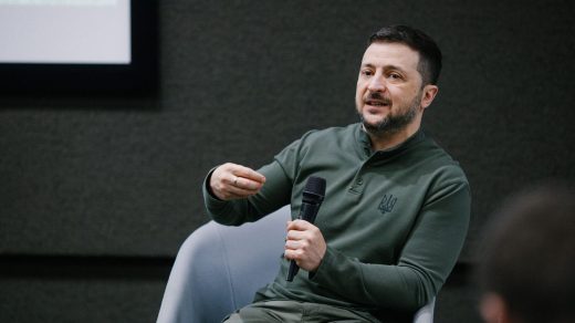 Зеленський заявив, що близько двадцяти російських дронів могли проникнути в повітряний простір Польщі. Інцидент перевіряють, Україна інформувала Варшаву.