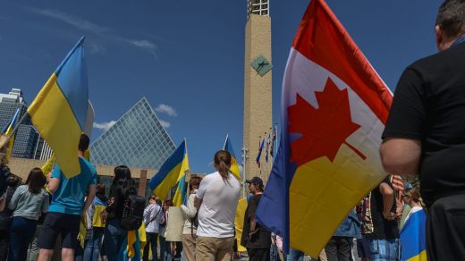 Канадське Міністерство імміграції вимагає від українських чоловіків, що подали заявки на ПМП, довідку про звільнення від військової служби.
