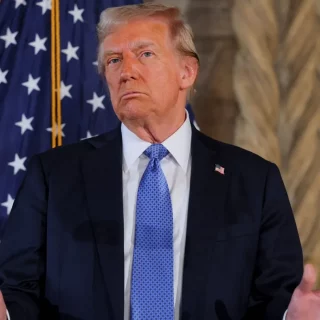 Трамп сумнівається у швидкому завершенні війни в Україні та не розраховує на зустріч Зеленського з Путіним, повідомляє FBC.net.ua з посиланням на NBC News.
