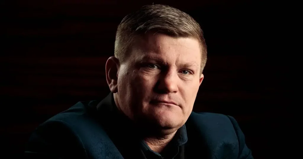 У Манчестері знайшли мертвим екс-чемпіона світу Ріккі Хаттона. Йому було 46 років. Поліція заявила, що смерть не має ознак насильства.