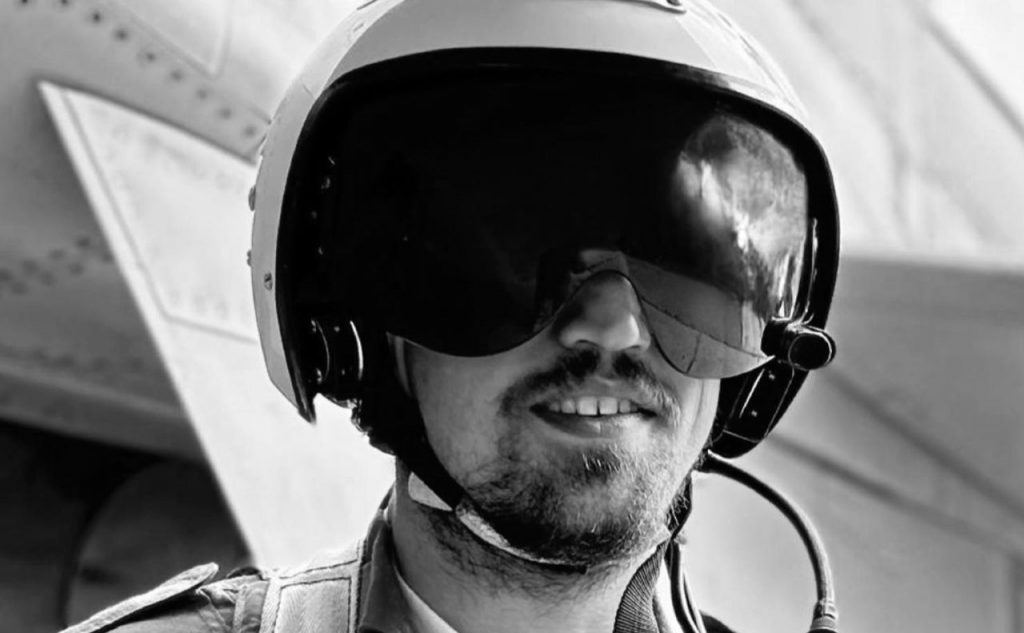 На Запоріжжі під час бойового завдання загинув 30-річний український пілот Олександр Боровик, який керував Су-27. Обставини трагедії з’ясовують.