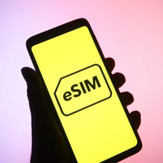 Apple презентувала iPhone Air з ультратонким дизайном і без слота для SIM-карти. Це перший глобальний смартфон компанії з повною підтримкою eSIM.