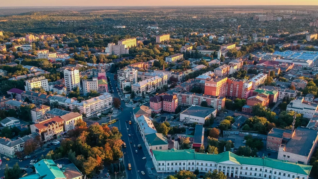 День міста Полтава 23 вересня: історія Полтави, гарні СМС-привітання та вірші для друзів і рідних, святкові традиції та цікаві факти.